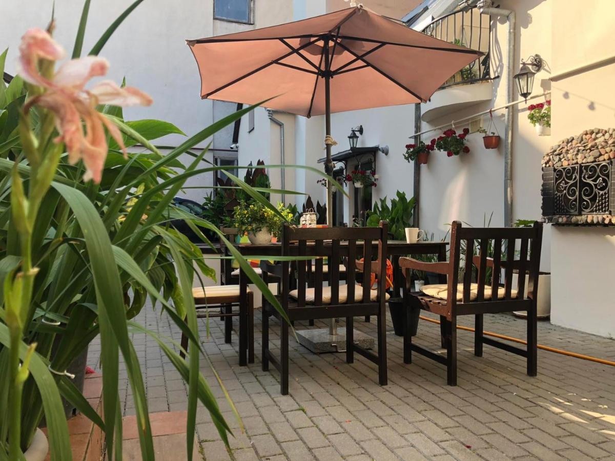 Guest House Nika - Cottages And Rooms In The Heart Of Palanga City Center Екстер'єр фото