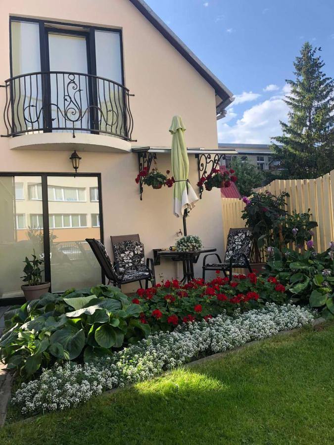 Guest House Nika - Cottages And Rooms In The Heart Of Palanga City Center Екстер'єр фото
