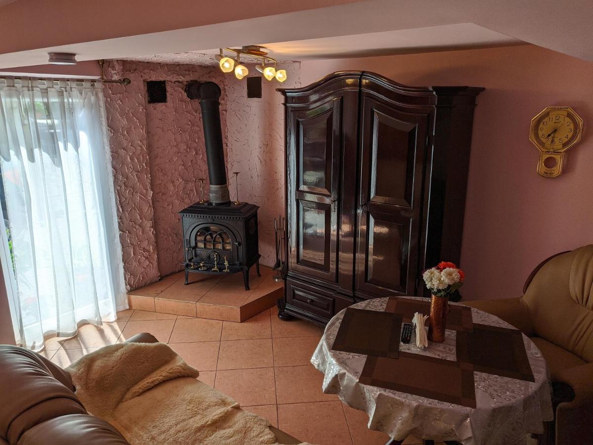 Guest House Nika - Cottages And Rooms In The Heart Of Palanga City Center Екстер'єр фото