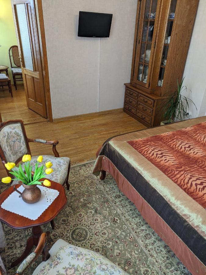 Guest House Nika - Cottages And Rooms In The Heart Of Palanga City Center Екстер'єр фото