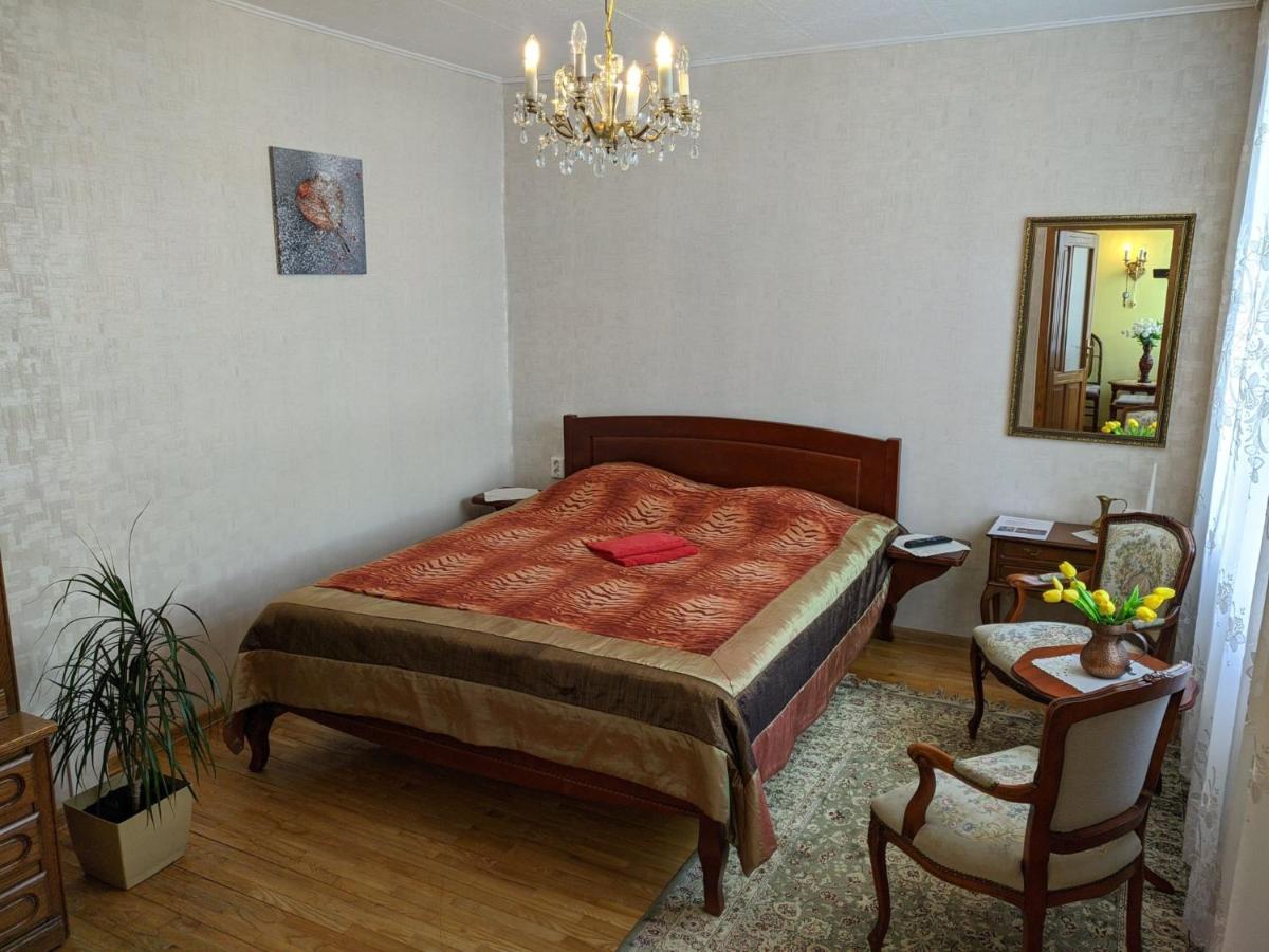 Guest House Nika - Cottages And Rooms In The Heart Of Palanga City Center Екстер'єр фото